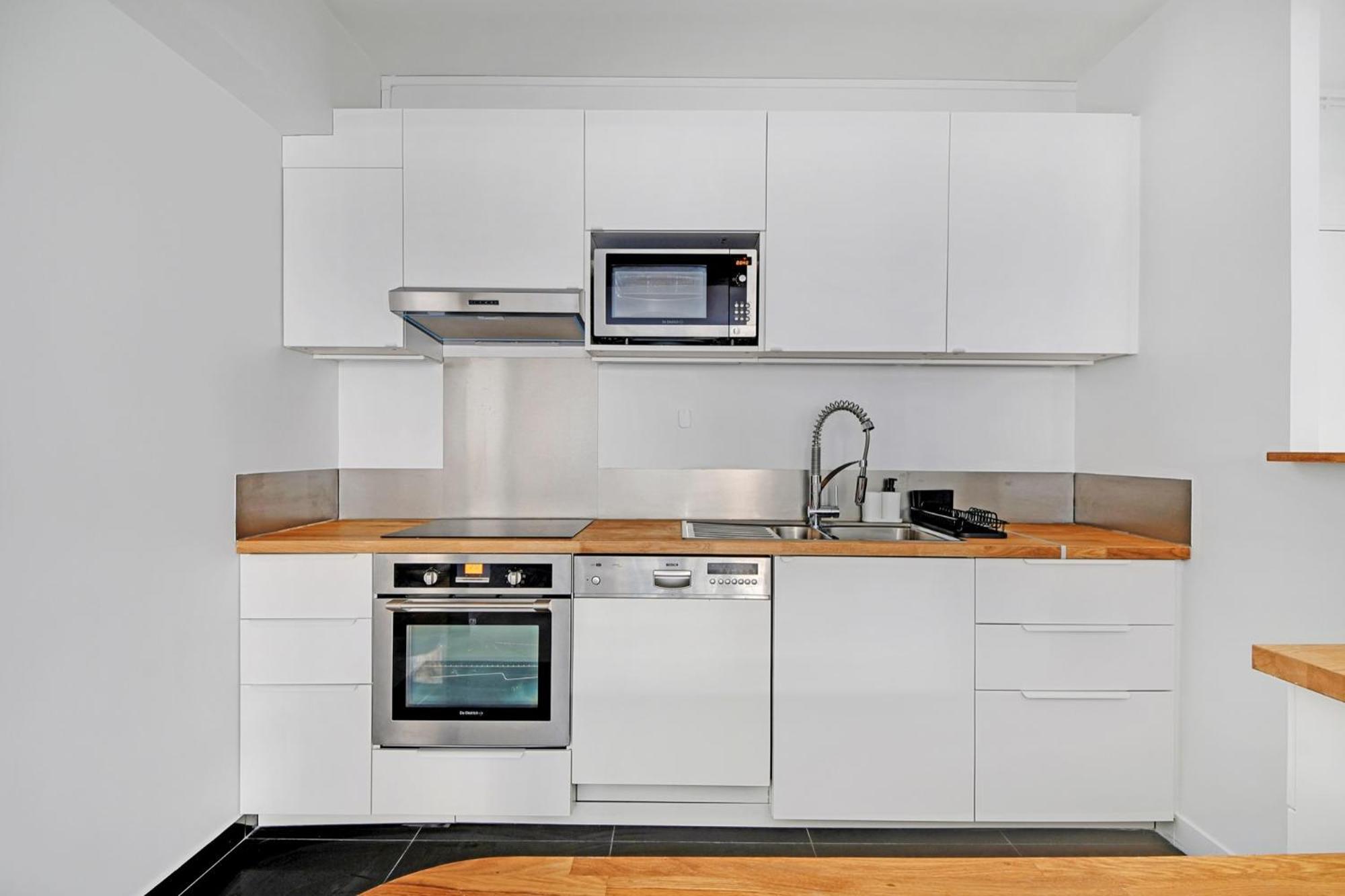 Pick A Flat's In Avenue Foch - Rue Leroux * Parijs